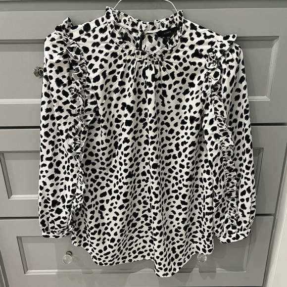 Ruffle-sleeve top in leopard satin crepe - Picture 2 of 6